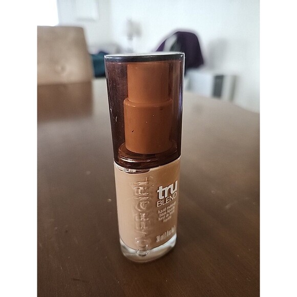 Covergirl D1 Trublend Liquid PUMP Makeup Foundation Creamy Beige New D1 - Picture 2 of 7